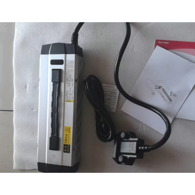 Cargador CM13600 para Drones A - Drone Charger reseña y precio